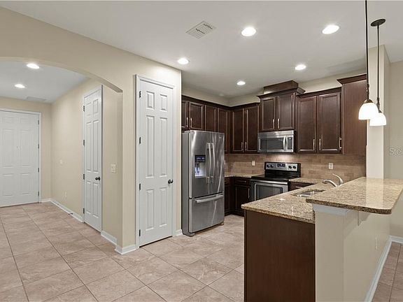 4th image of 1942 Silverweed Way