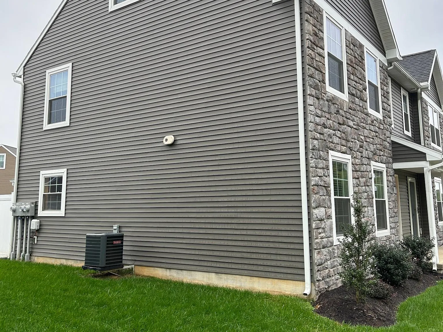 824 Byler Cir — Photo 2