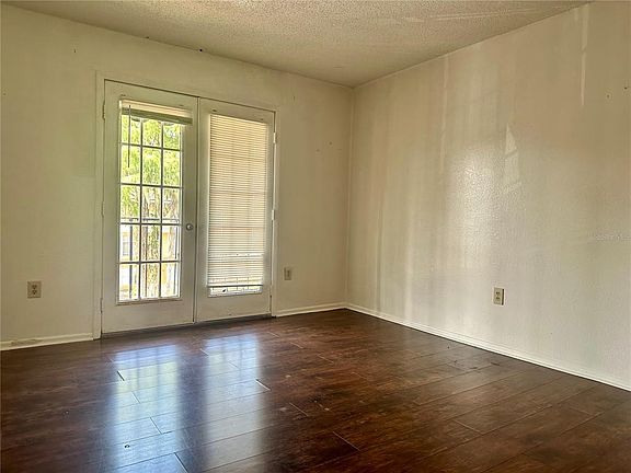 4th image of 3992 Versailles Dr #3992C