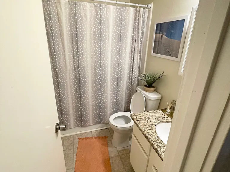 3619 W Markham St #12 — Photo 10