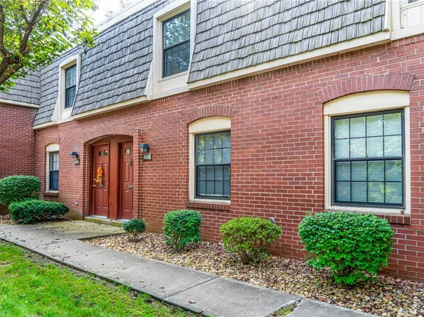 404 Country View Ct, Pittsburgh, PA 15205