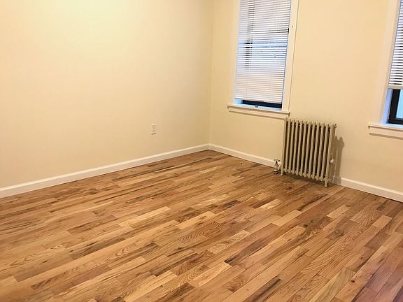 2nd image of 2824 42nd St APT A4