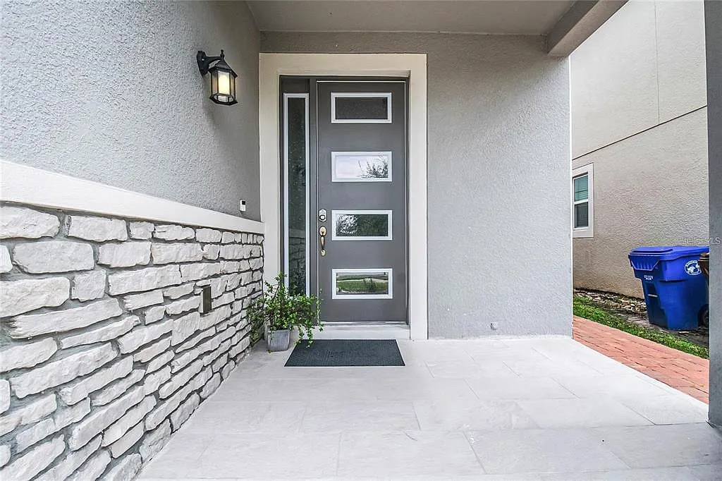 4 bed, 2.5 bath, 2365 sqft, $3,050 — Photo 3