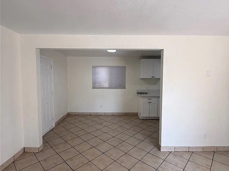 174 W Magnolia Ave — Photo 9