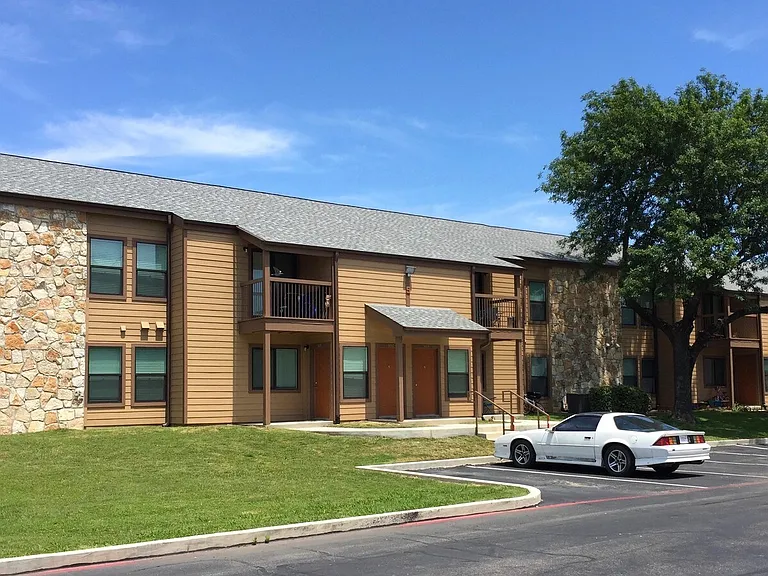 Apple Creek Apartments — Photo 8