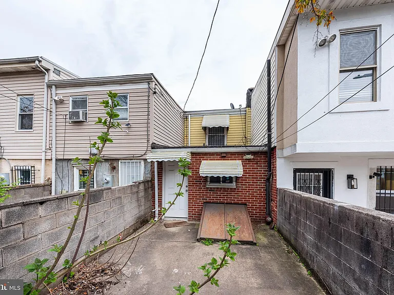 204 N Port St — Photo 18