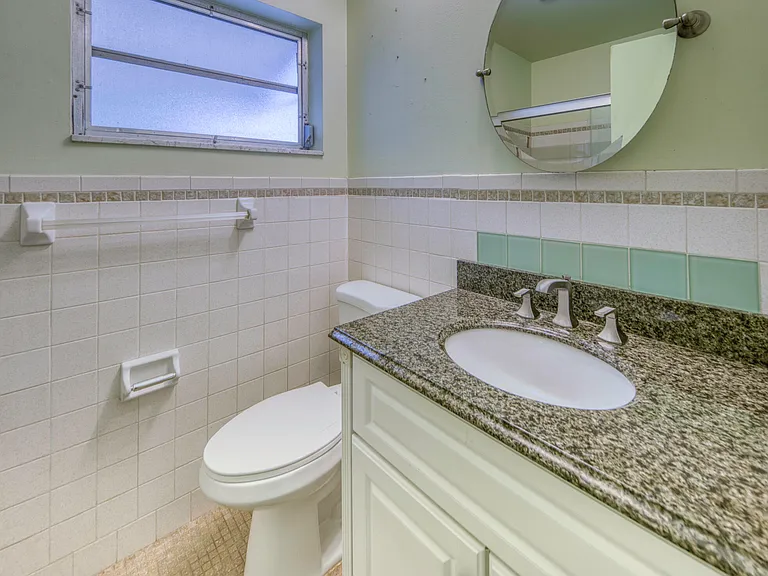 216 N Federal Hwy #8 — Photo 12