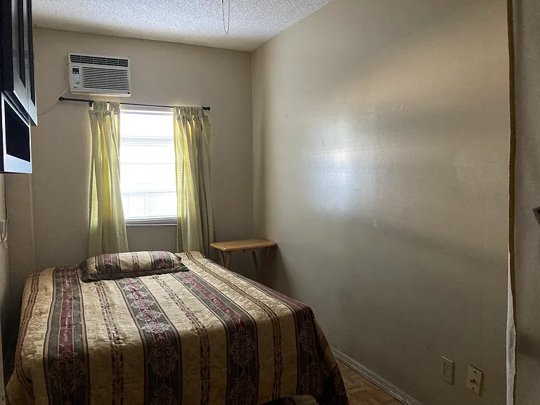 2719 Muscatello St #3 — Photo 5