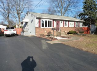 545 Maple St, Warminster, PA 18974