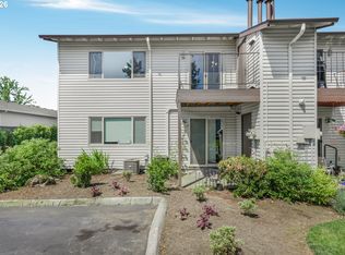12510 SE Stark St APT H, Portland, OR 97233