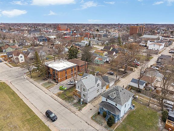 4th image of 559 Assumption St