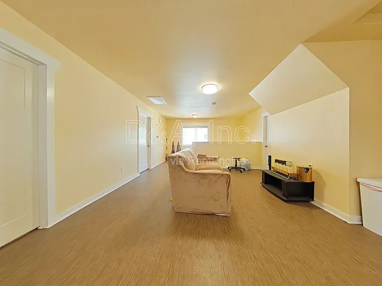 620 NW Kings Blvd #200-6 — Photo 6