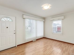 5570 Meadow View St, Sterling Heights, MI 48310