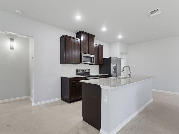 5th image of 1645 Dryden Ave