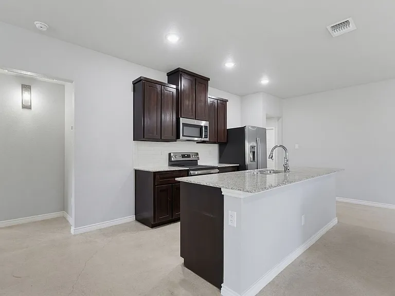 1645 Dryden Ave — Photo 5