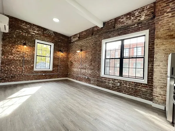 72 Arlington Avenue image 3 of 11