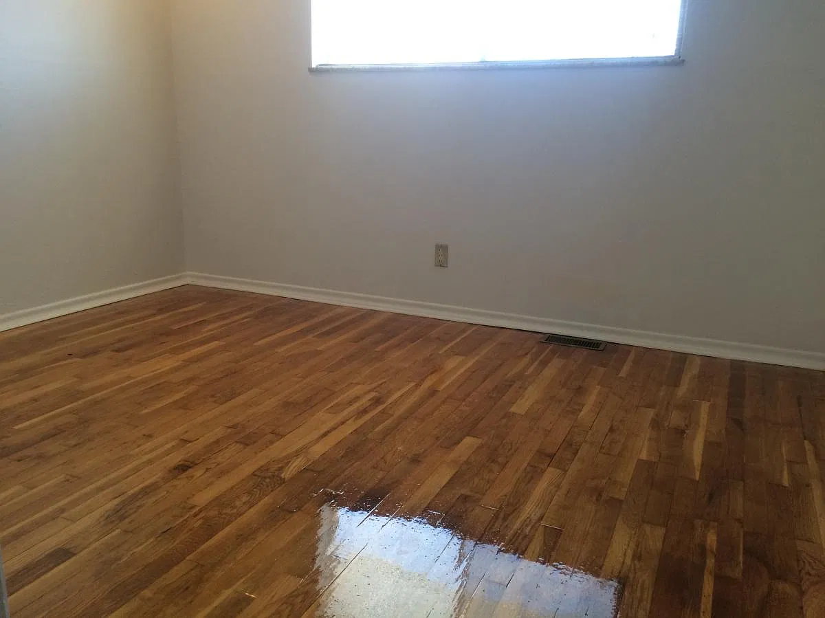2365 Chaucer Avenue — Photo 2