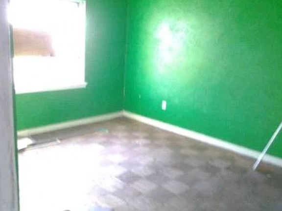 3rd image of 106 Armstrong Dr