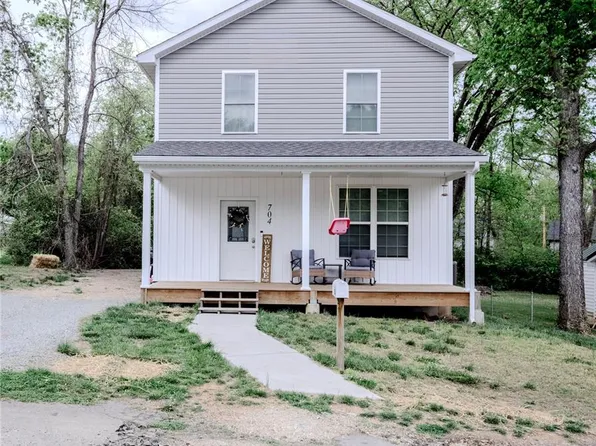 704 Simmons Ave, Park Hills, MO 63601