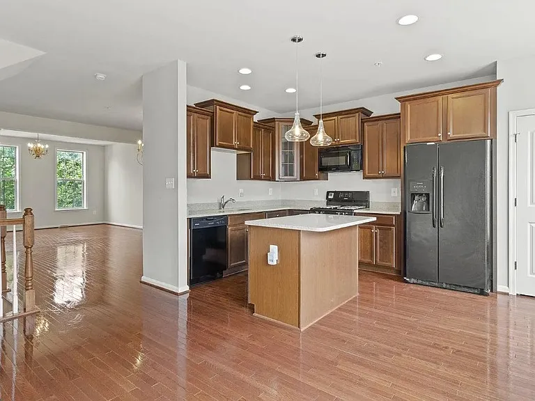 9808 Smithview Pl — Photo 7