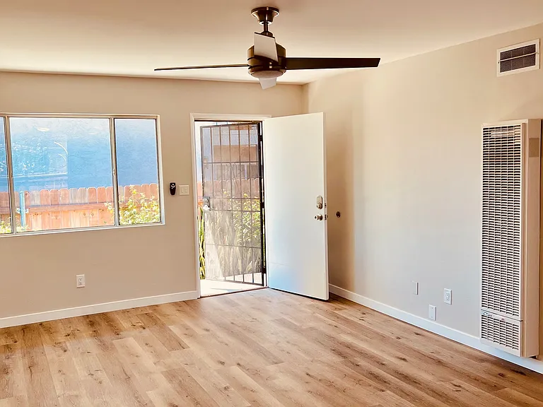 4552 Utah St — Photo 3