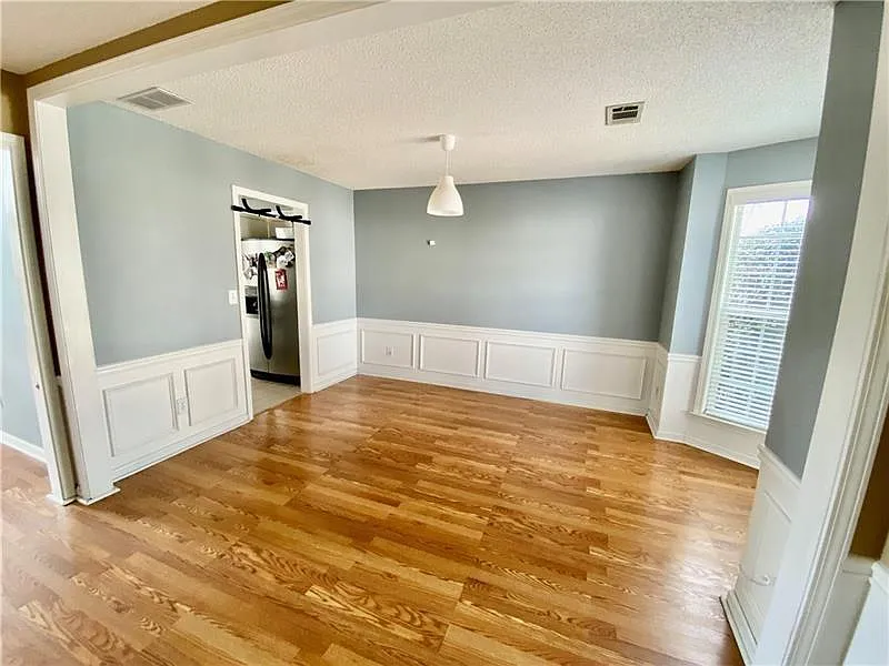Building Photo - 9020 Friarbridge Dr