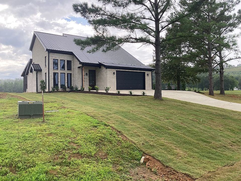 1st image of 325 Golfview Ln