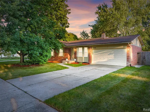 34616 Shorewood St, Chesterfield, MI 48047