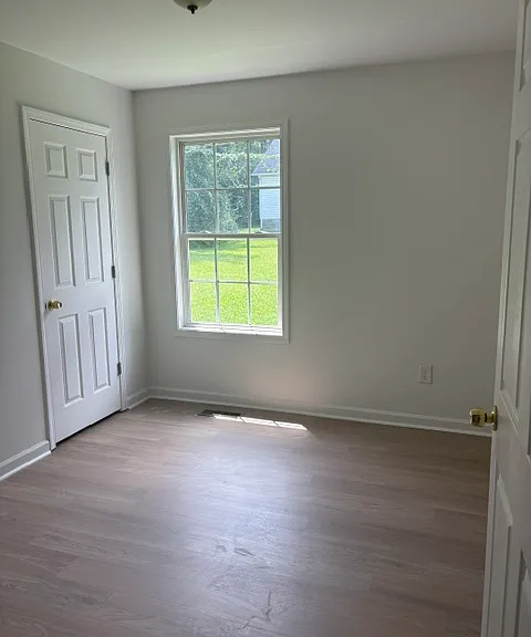 219 Elaine Dr #B — Photo 4