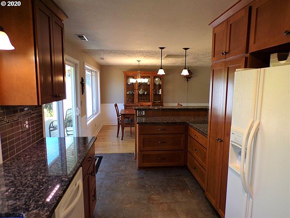 5th image of 1812 NW 92nd St