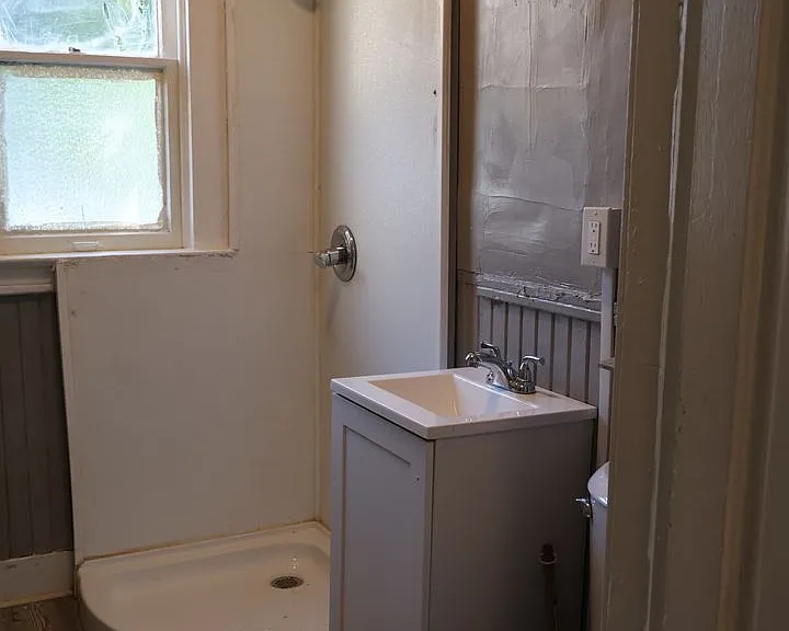 6812 Whitney Ave — Photo 32