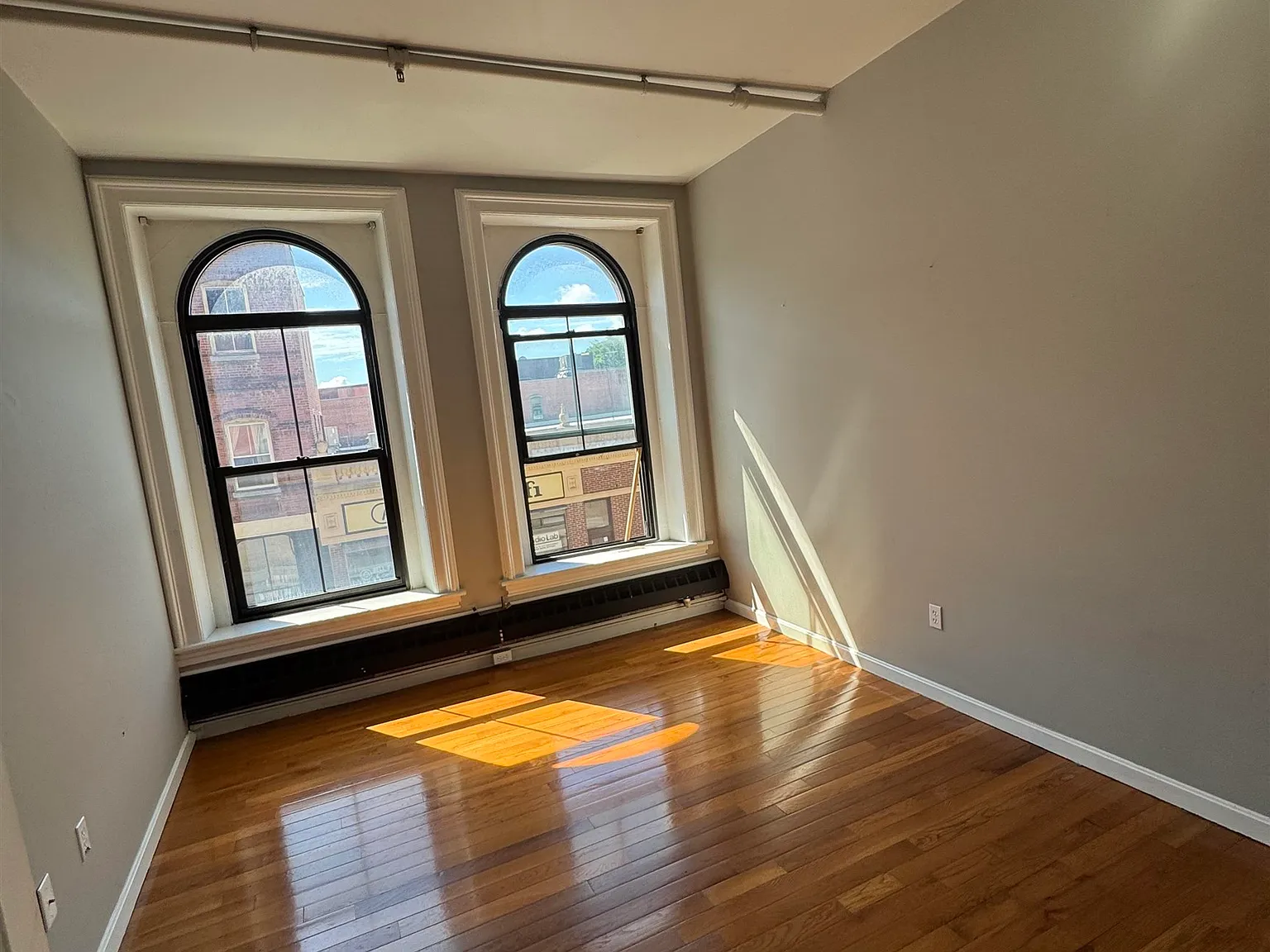 Studio, 1.0 bath, 500 sqft, $1,350 — Photo 3
