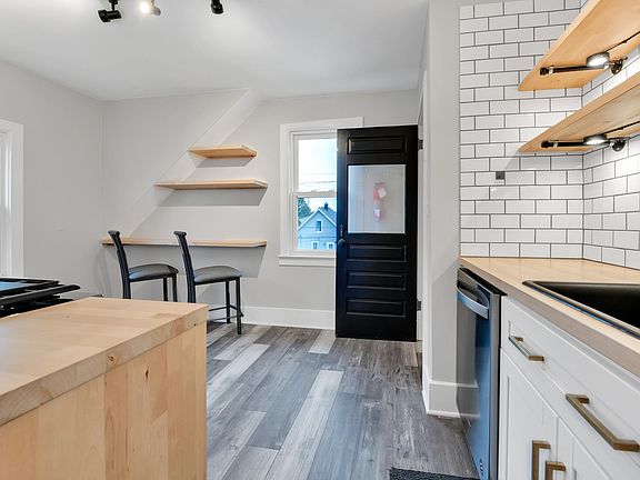 5th image of 3373 12th St #1
