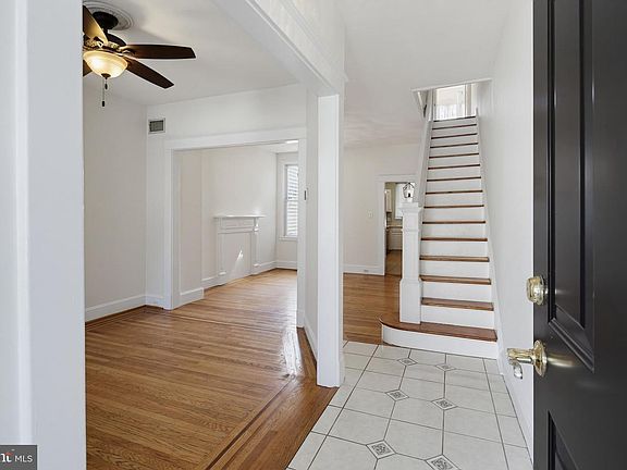 4th image of 1613 Webster St