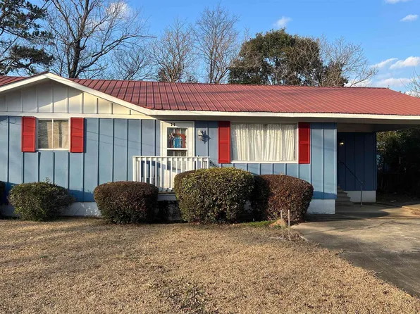 120 Woodland Dr, Talladega, AL 35160