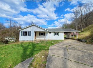 1095 Lee Crk, Culloden, WV 25510