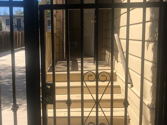 2nd image of 535 W Oak St