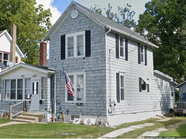 805 S James Ave, Freeport, IL 61032