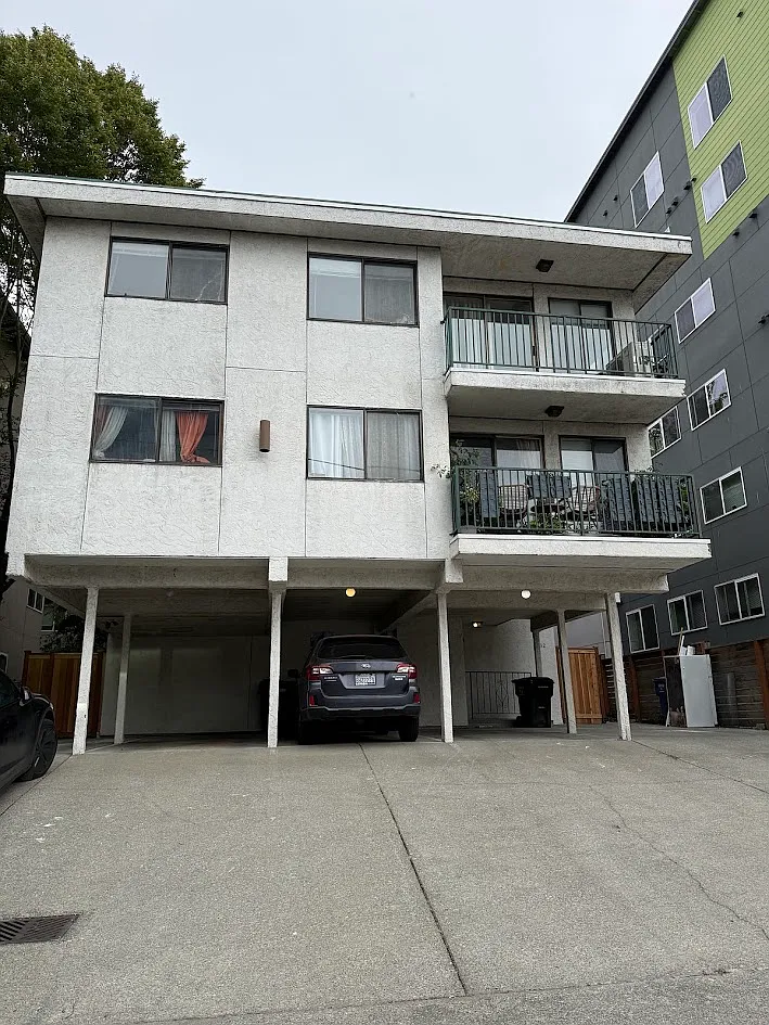 2 bed, 900 sqft, $2,995 — Photo 1