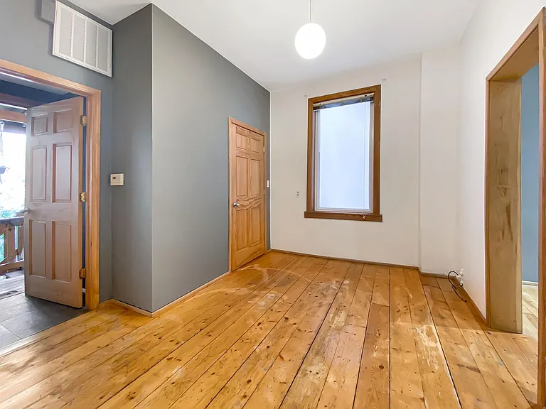 1003 N Wolcott Ave #2R — Photo 4