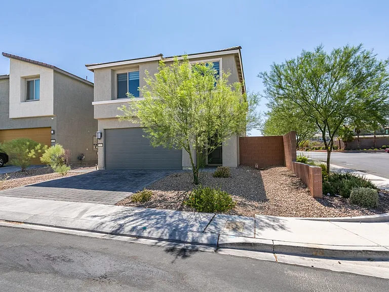 10303 Dallington St — Photo 2