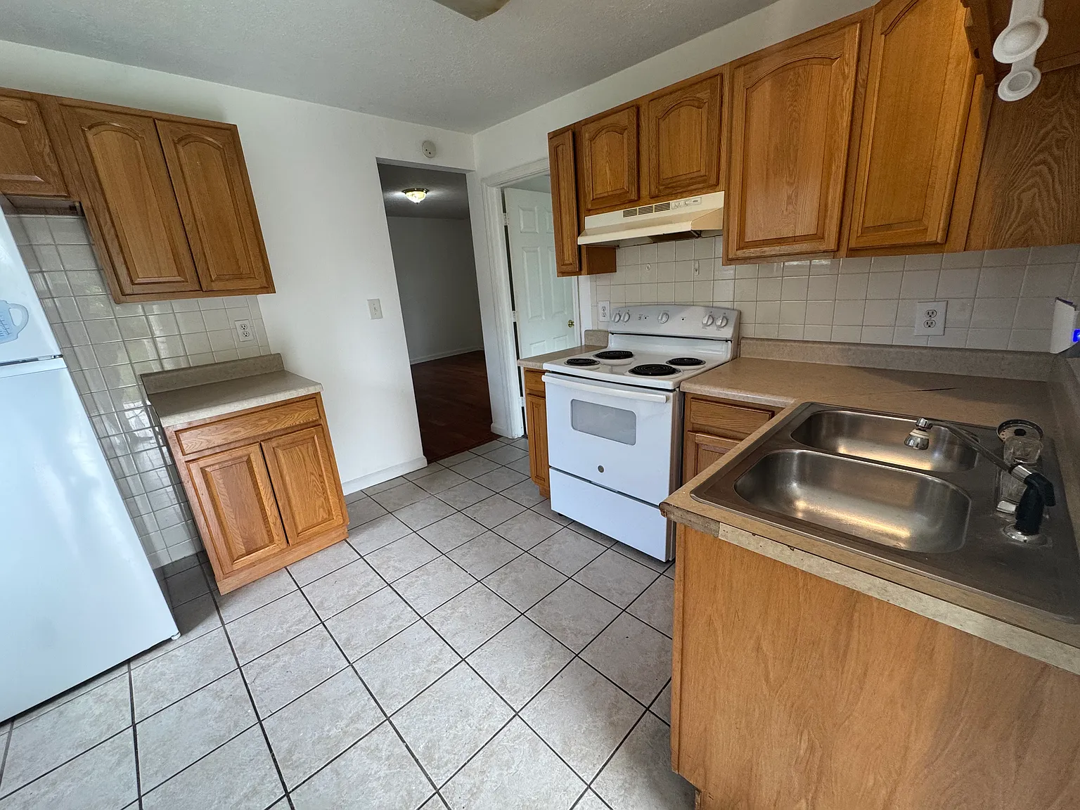 2 bed, 760 sqft, $900 — Photo 3