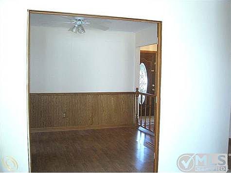 Large eat in kitchen.JPG