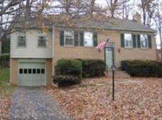 9106 Cascus Dr, Annandale, VA 22003