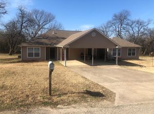609 & 611 4th St, Honey grove, TX 75446