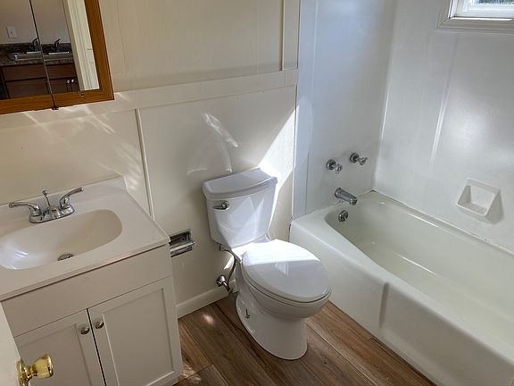 3rd image of 152 Rochester Hill Rd #16