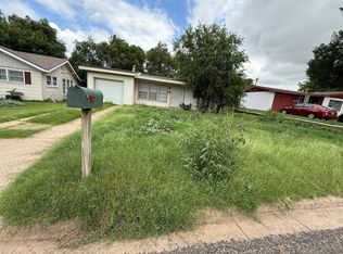 1020 Thrams St, Borger, TX 79007