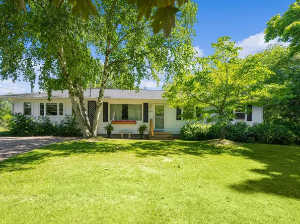 2410 Airway St NE, Grand Rapids, MI 49525