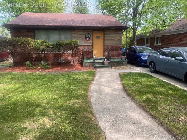 22040 Cloverlawn Ave, Oak Park, MI 48237