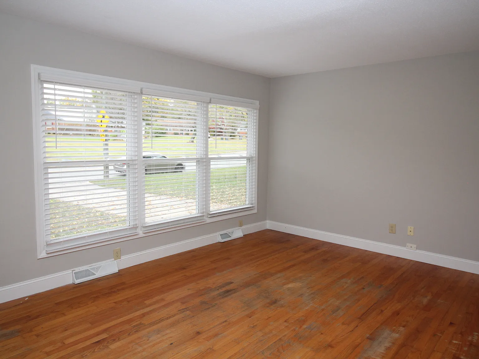 3 bed, 1369 sqft, $1,625 — Photo 2